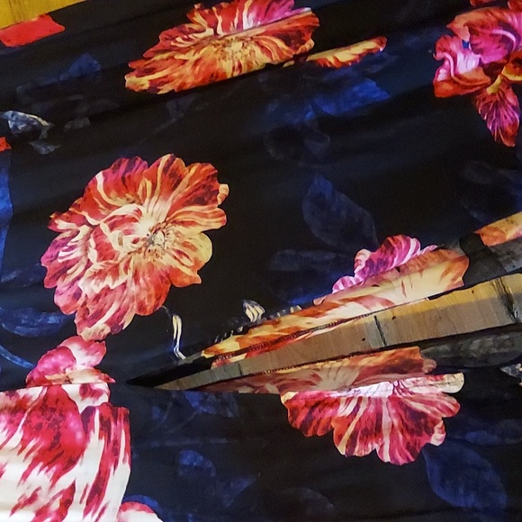 Beautiful floral maxi dress - Picture 3 of 6